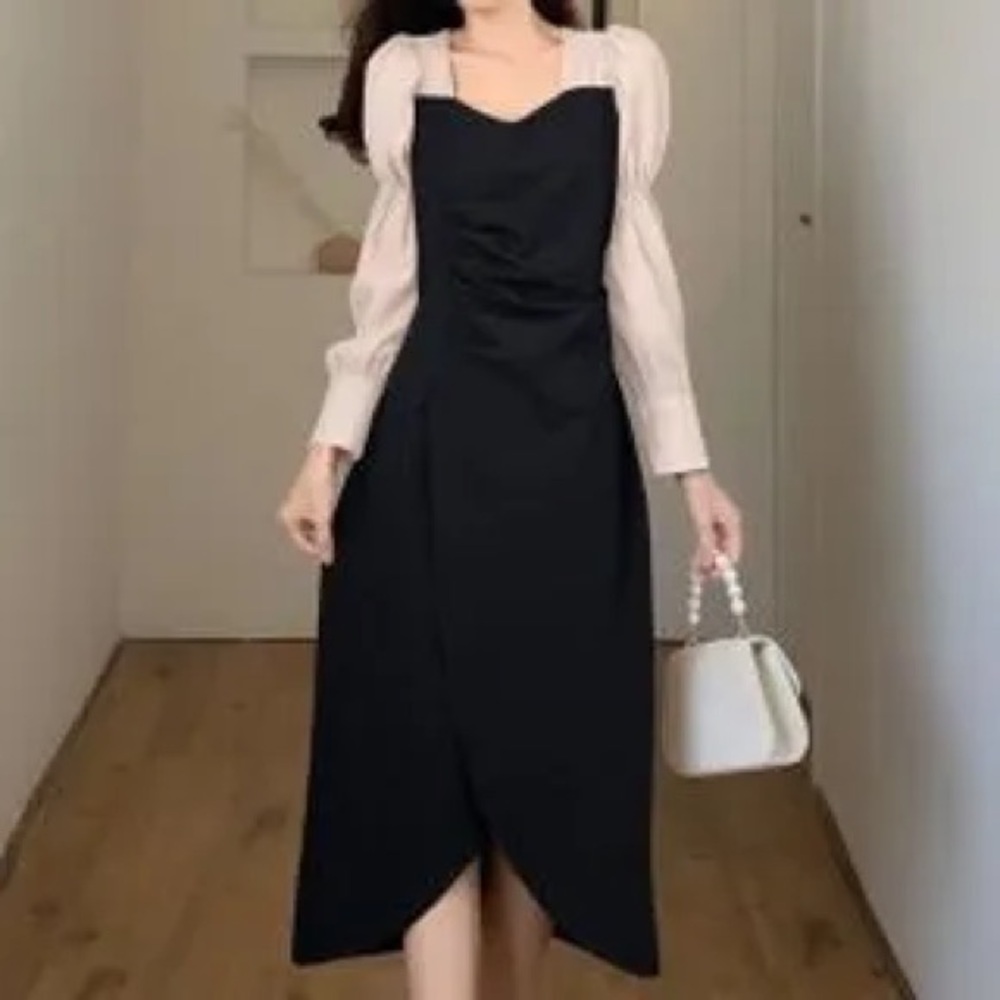 Long-Sleeve Two Tone Queen-Anne Neckline A-Line Dress